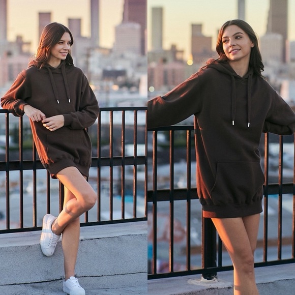 Tops - Oversized hooded sweater in chocolate